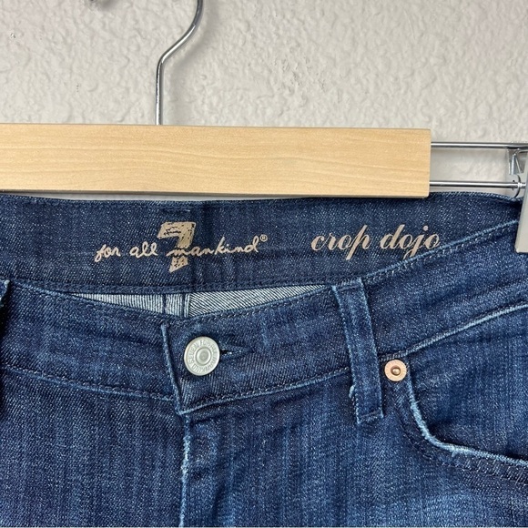 𝅺7FAM 7 For All Mankind Dark Wash Crop Dojo Jeans Sz 28 - Picture 3 of 7